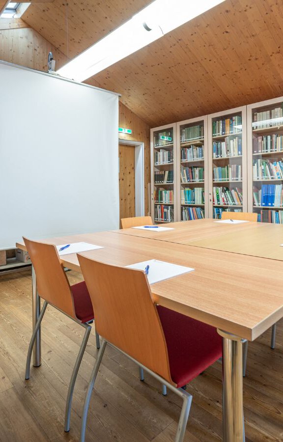 Library| Breakout Room Obergurgl | Gurgl Carat